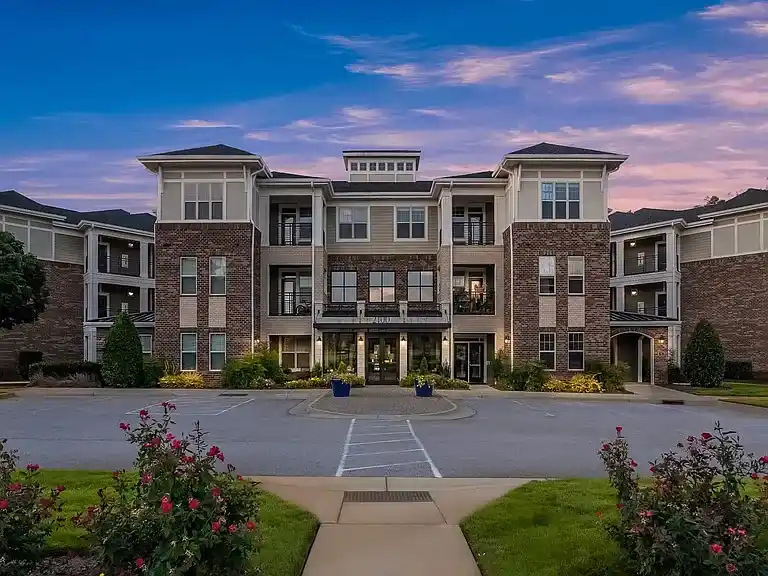 summer chase apartments