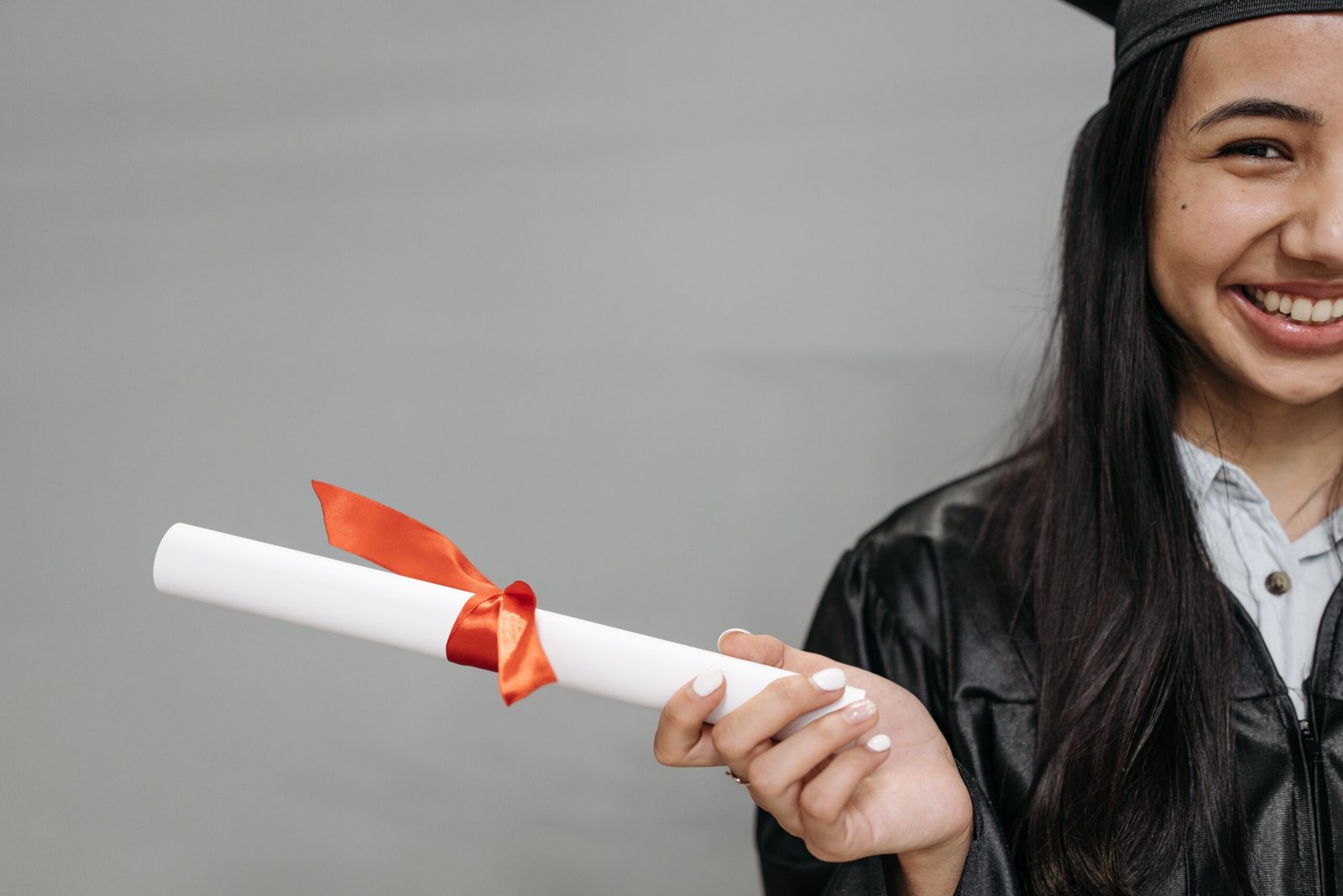 The Ultimate Guide to Finding and Applying for Scholarships Worldwide